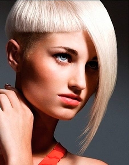 blond młodzieżowa fryzura asymetryczna krótka, zdjęcie-19